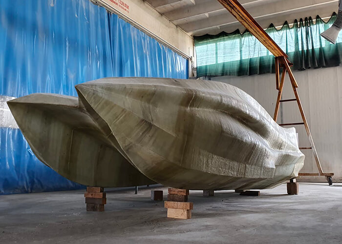 Entire boat column width 700x500 1
