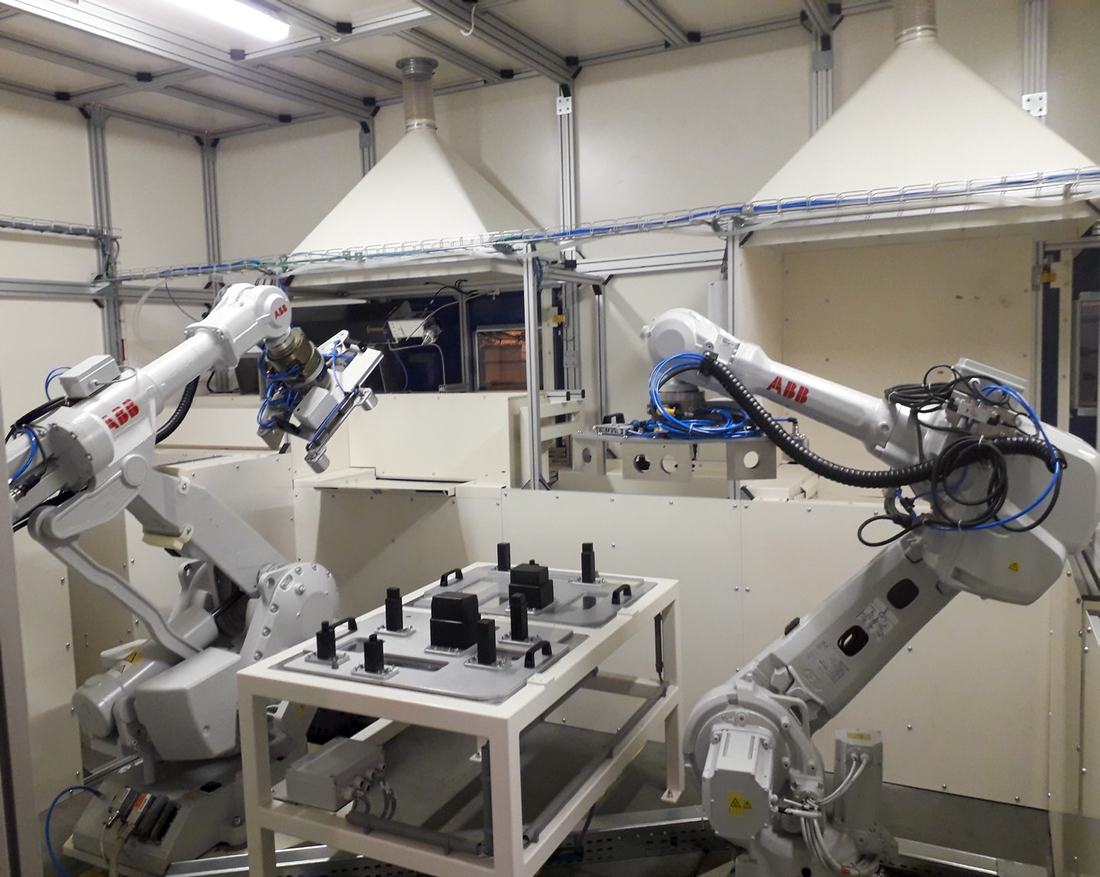 Robotizované laserové pracoviště pro velkoformátový ořez plastů