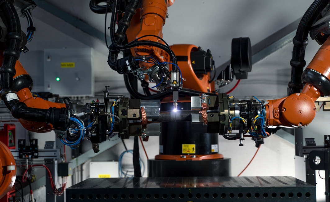 Obr1 Inteligentné robotické pracovisko pre zváranie v maloobjemovej výrobe