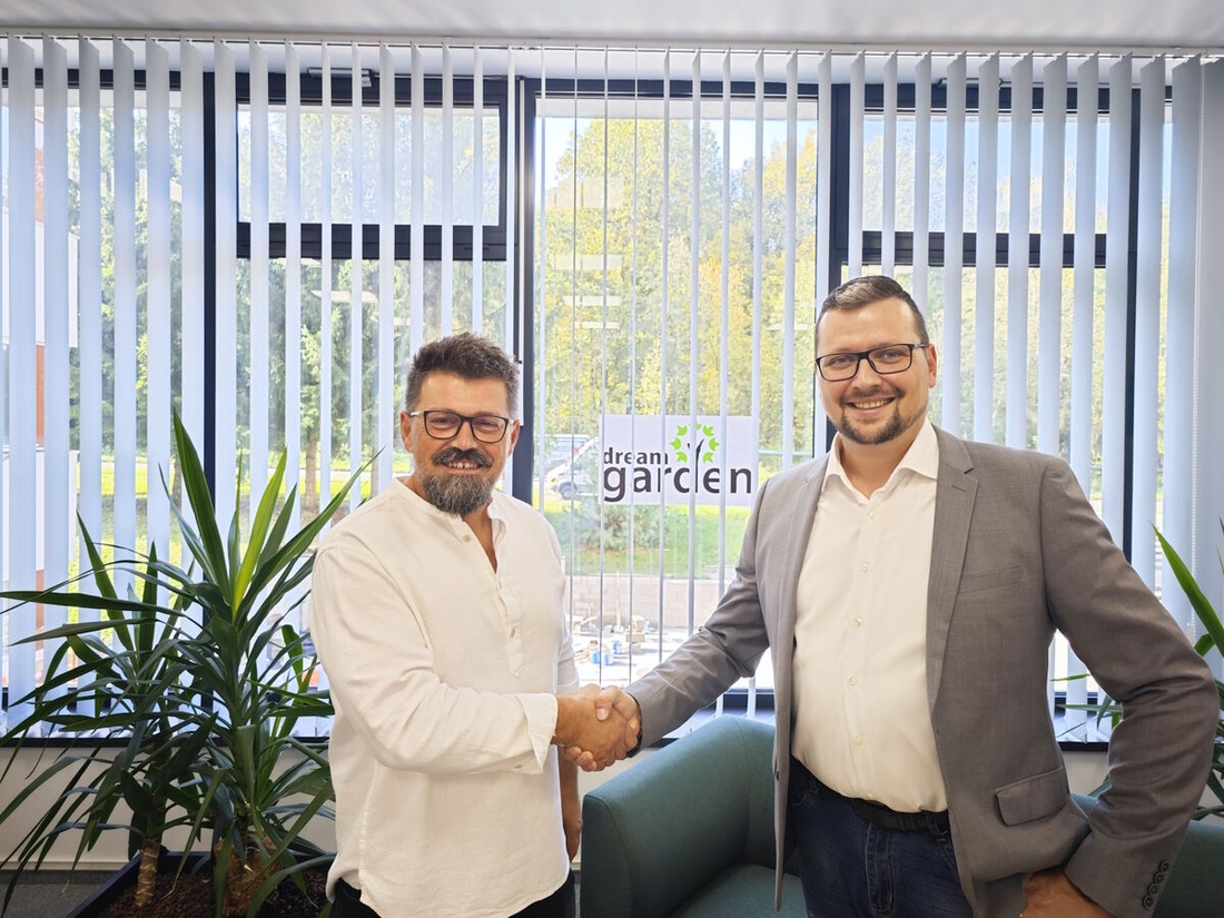 Vľavo Jaroslav Dadaj, konateľ spoločnosti Dadaj garden známej pod značkou Dream garden: Optimalizácia účtovných procesov, znižovanie prevádzkových nákladov a inovácia poskytovaných produktov a služieb Spolupráca s klientom Dream Garden vľavo Jaroslav Dadaj konateľ spoločnosti Dadaj Gardenjpg