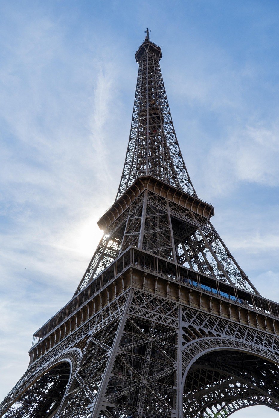 eiffel tower 9235220 1920