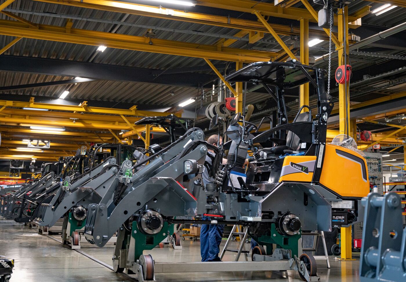jpg large tobroco customer reference konecranes kbk steel workstation lifting systems with c series konecranes 2021 010