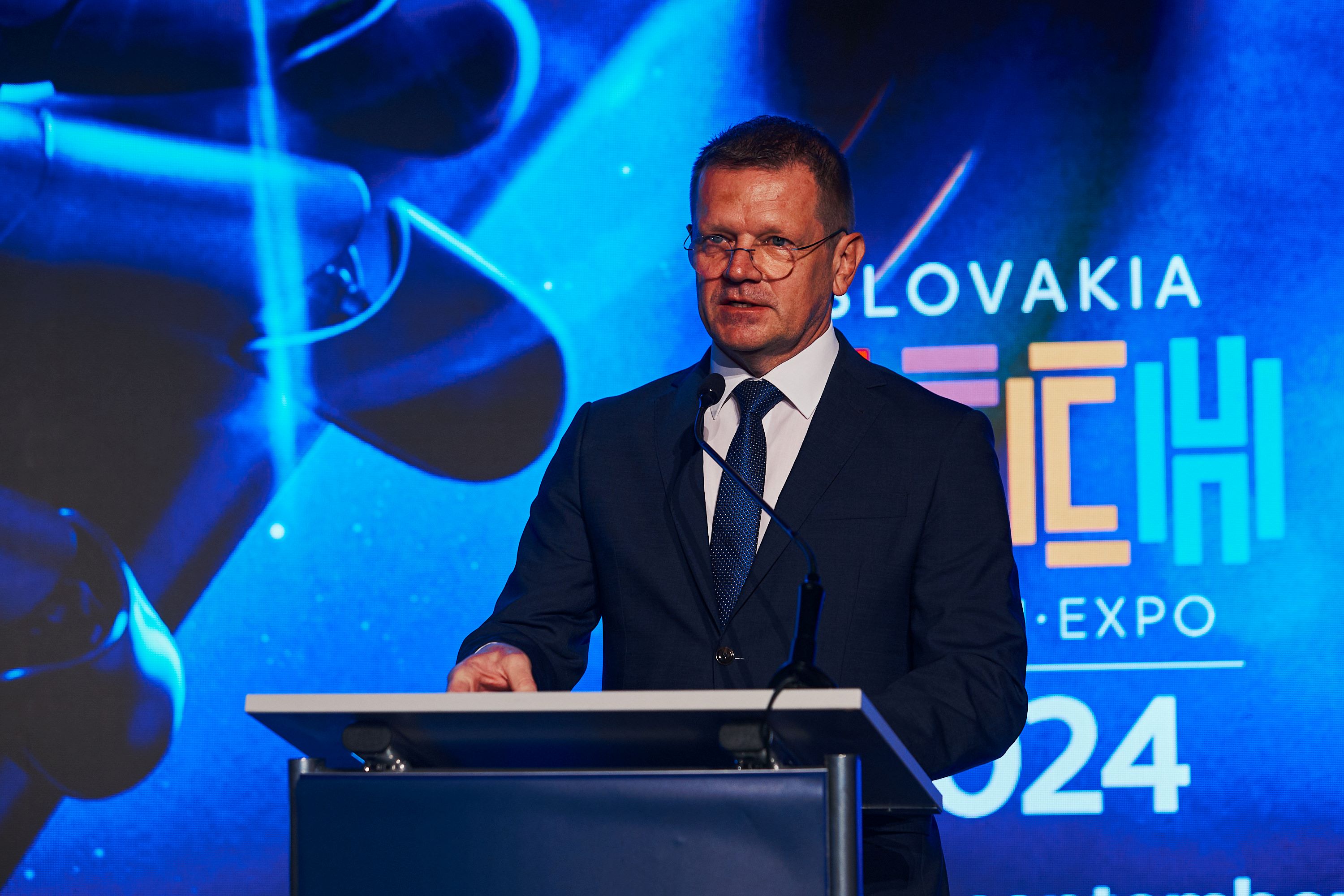 8 Podpredseda vlády SR Peter Kmec na otvorení festivalu inovácií a technológií SlovakiaTech 2024