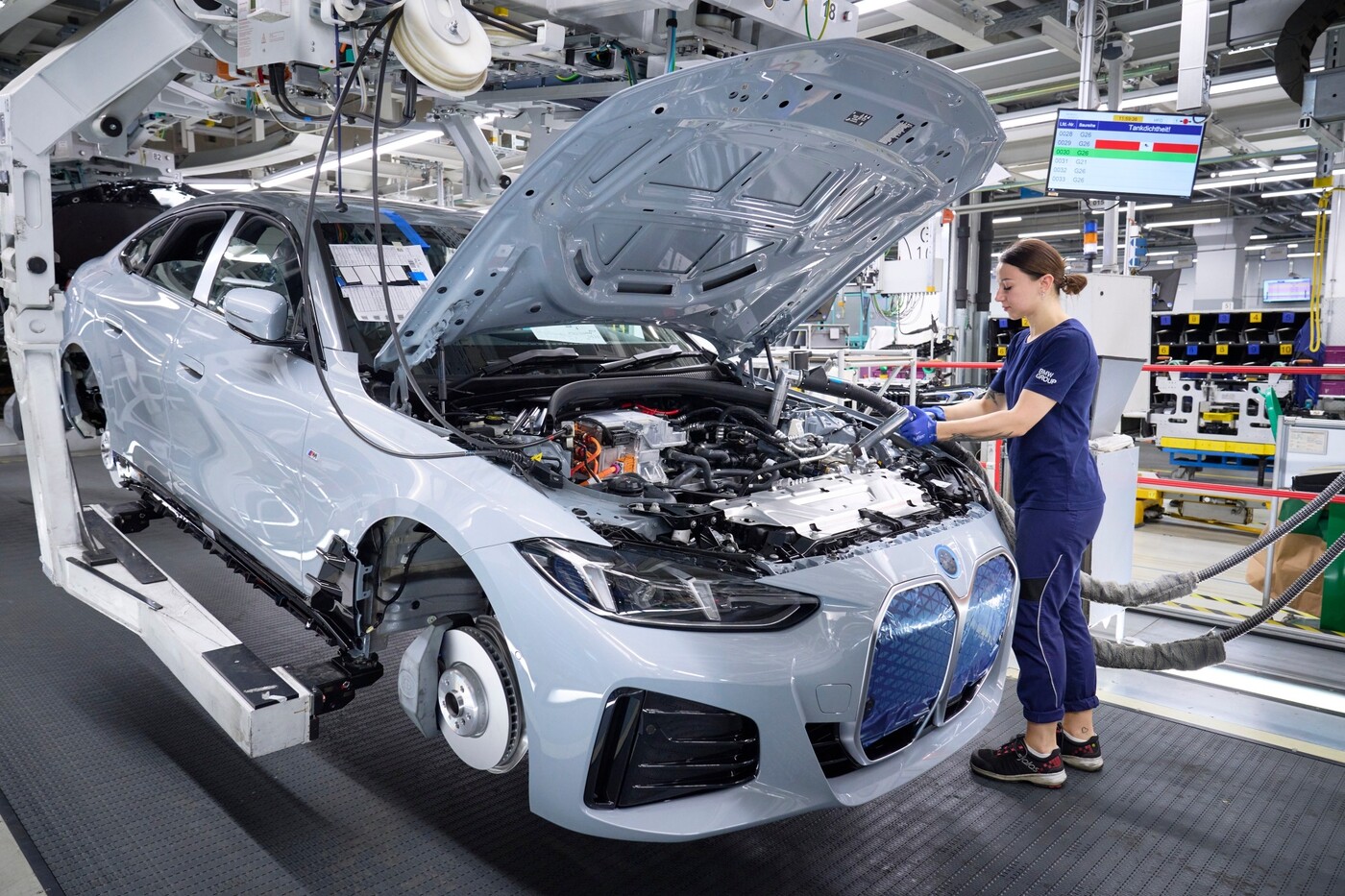 P90627430 lowRes bmw group plant muni 1