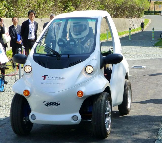 1 a Prvé auto bez batérie predstaviloi v Japonsku