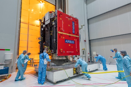 Juice enters clean room on wheels.jpg 617843101