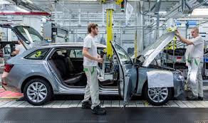 Škoda Autoc che preoúšťať zamestnancov